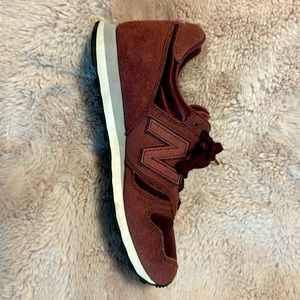 New balance sneakers 373